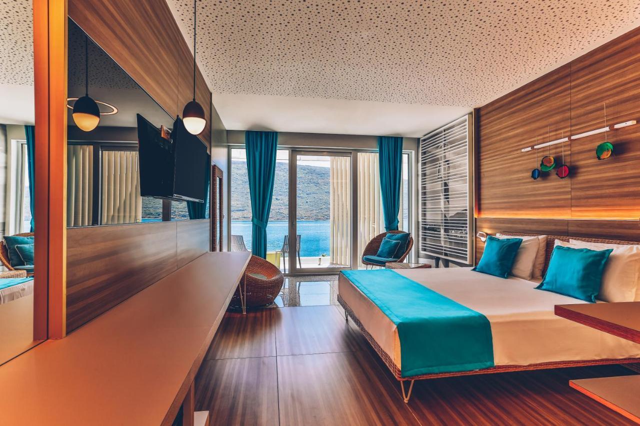 Carine Hotel Kumbor Superior Херцег-Нови Экстерьер фото