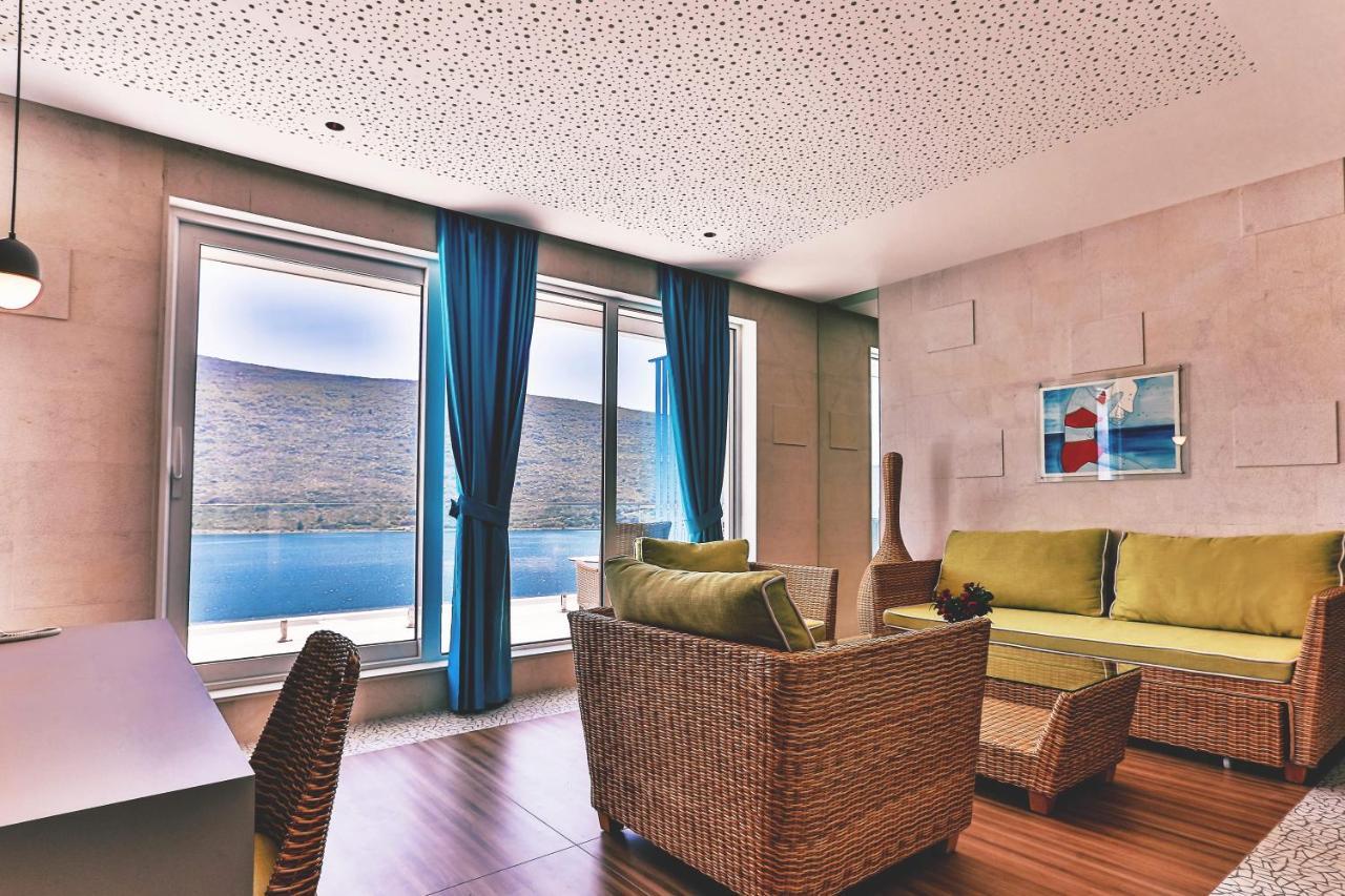 Carine Hotel Kumbor Superior Херцег-Нови Экстерьер фото