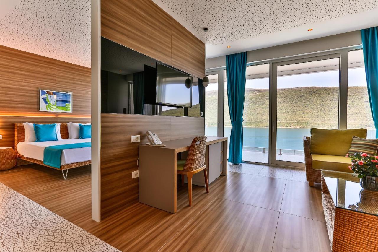 Carine Hotel Kumbor Superior Херцег-Нови Экстерьер фото